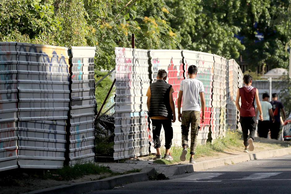 Zagreb: Migranti "naselili" ruševnu zgradu u Paromlinskoj