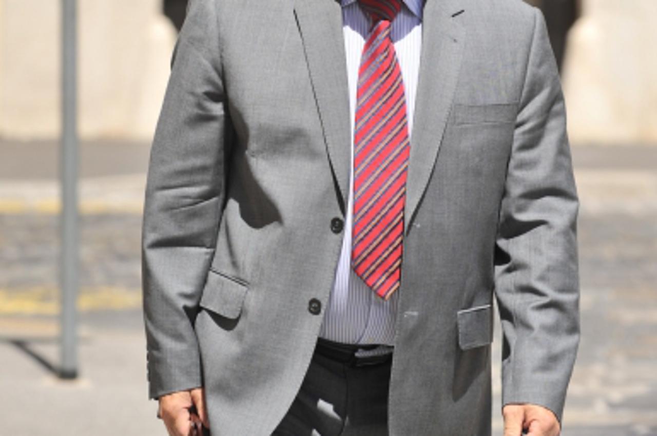 '16.07.2012., Zagreb - Slavko Linic na nastavak pregovora sa sindikatima javnih sluzbi o izmjenama Temeljnog kolektivnog ugovora za javne sluzbe. Photo: Marko Lukunic/PIXSELL'