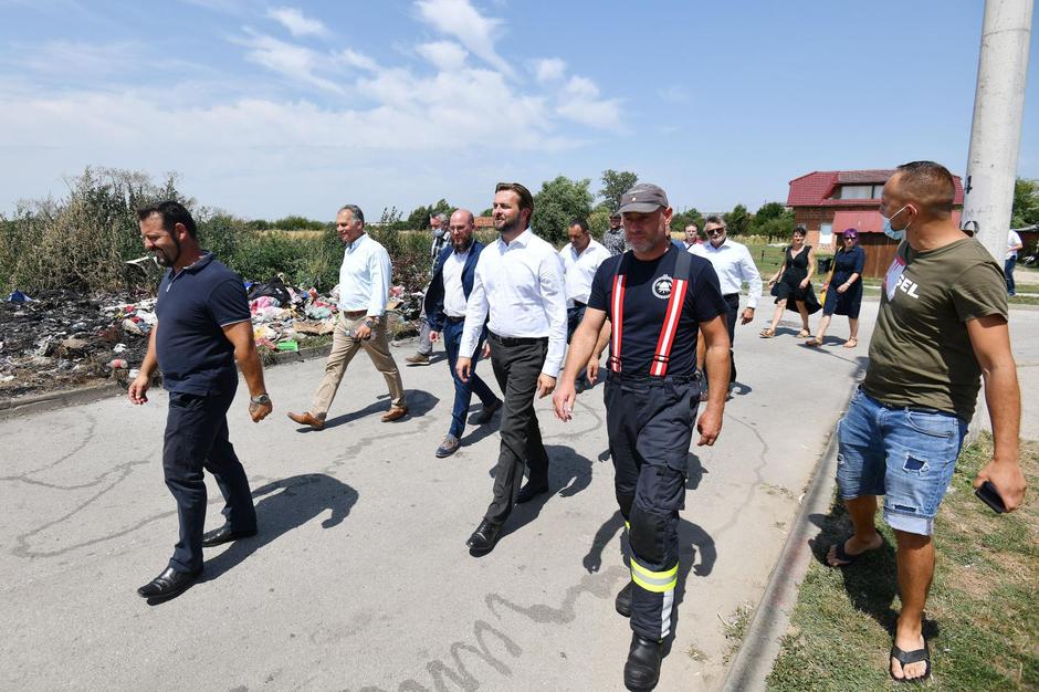 Pribislavec: Ministar Ćorić i Kajtazi obišli divlje deponije u romskom naselju