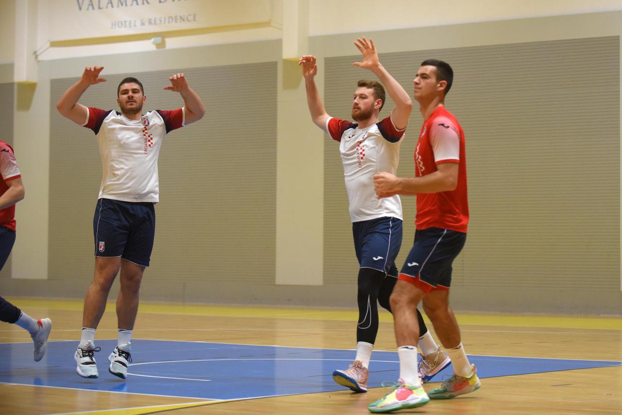 Hrvatska rukometna reprezentacija odradila trening u Poreču