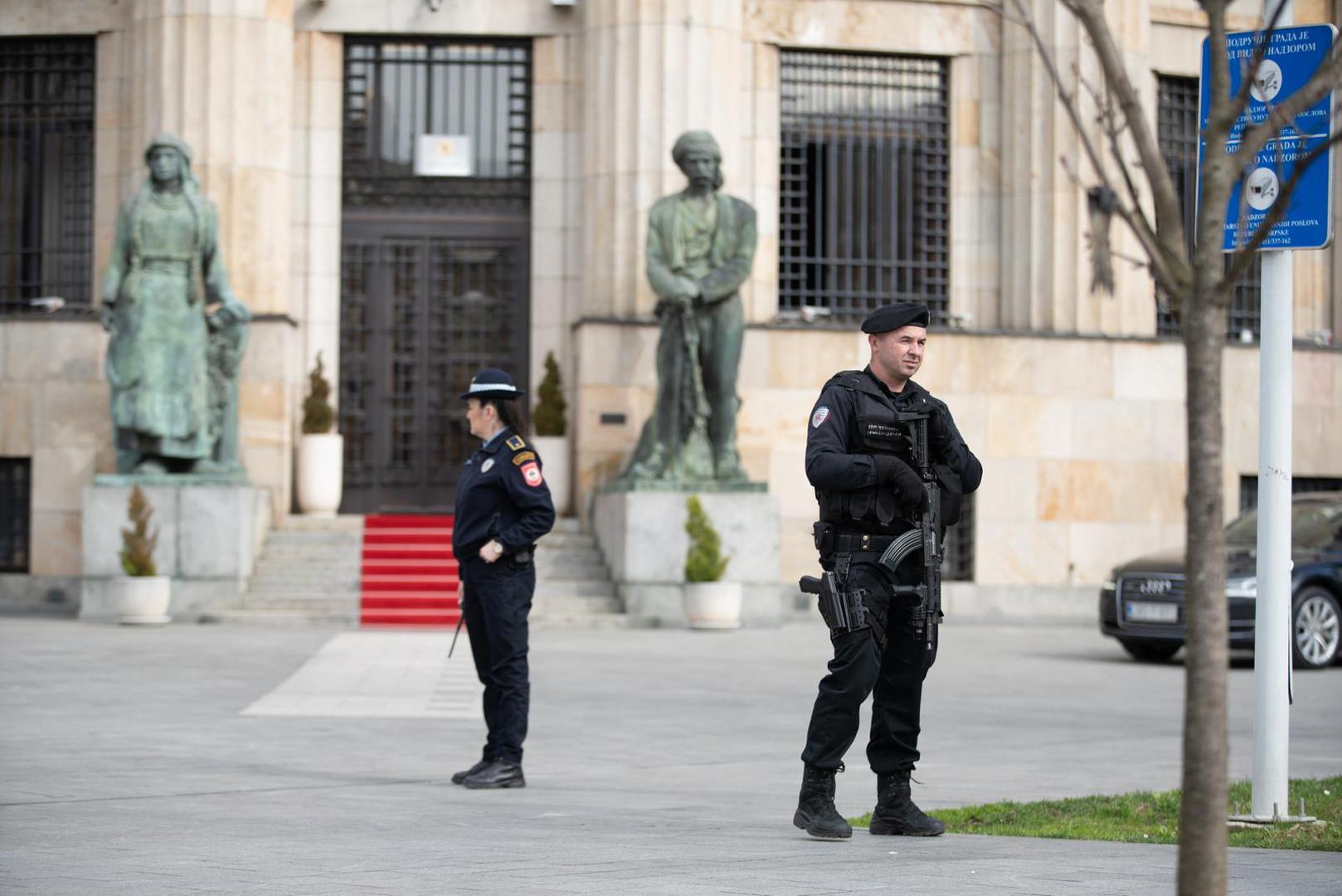 12.03.2025., Palata Republike, Banja Luka (BiH) - Policija, kao i pripadnici specijalne jedinice “zandarmerije”, stoje sa dugim cijevima ispred Palate Republike u Banjaluci. Photo: Dejan Rakita/PIXSELL