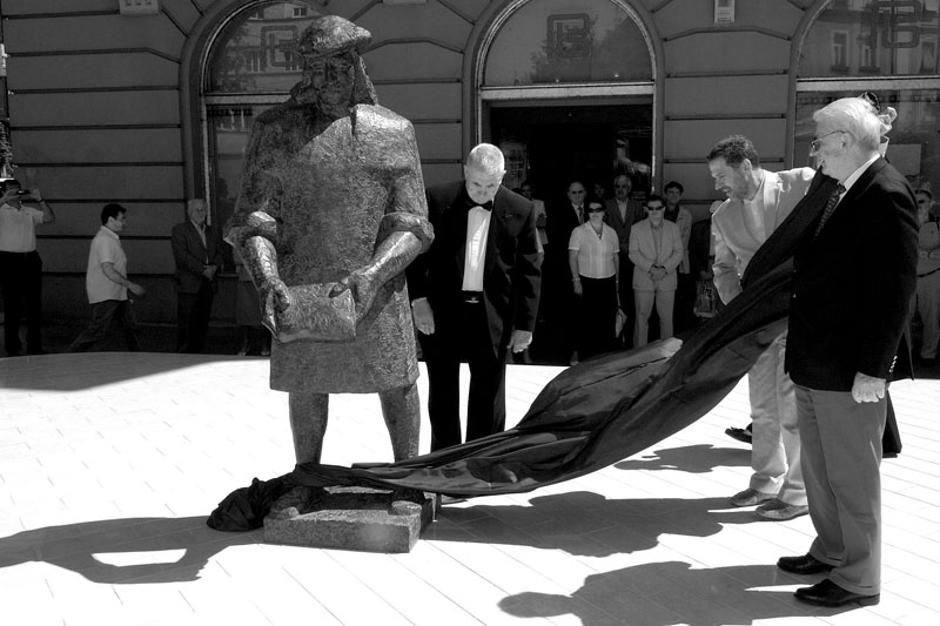 Spomenici Patrik Macek