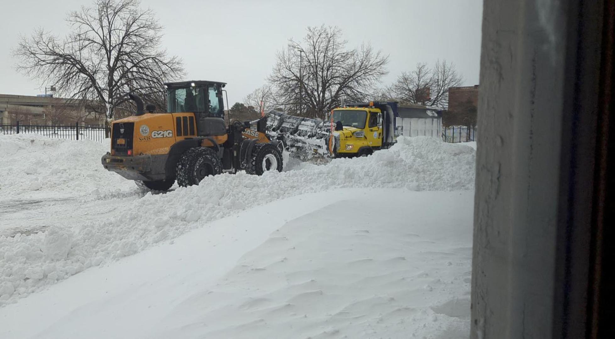 Ploughs get stuck during snow in downtown Buffalo, New York, U.S. December 25, 2022, in this picture obtained from social media. Twitter/@Troyathy/via REUTERS  THIS IMAGE HAS BEEN SUPPLIED BY A THIRD PARTY. MANDATORY CREDIT. NO RESALES. NO ARCHIVES. Photo: TWITTER/@TROYATHY/REUTERS