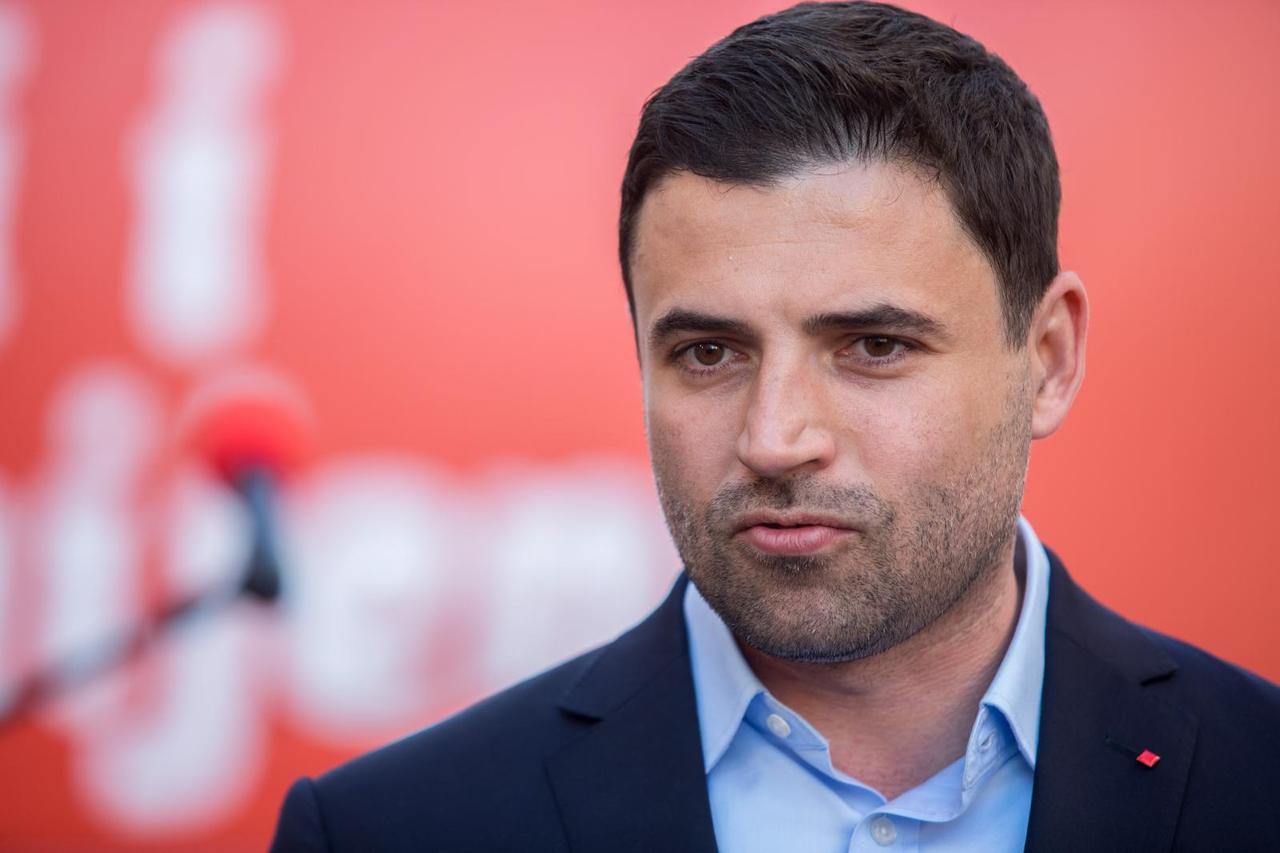 Rijeka: Davor Bernardić u sklopu izborne kampanje predstavio kandidate s liste RESTART koalicije