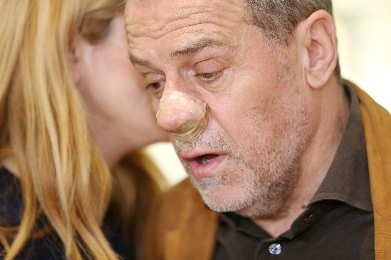 14.02.2016., Zagreb - Arena centar, humanitarna akcija prodaje ruza pod nazivom Ruza s porukom koja se odrzava u povodu obiljezavanja medjunarodnog dana djece oboljele od malignih bolesti a u organizaciji Zaklade Nora Situm. Milan Bandic Photo: Dalibor Ur