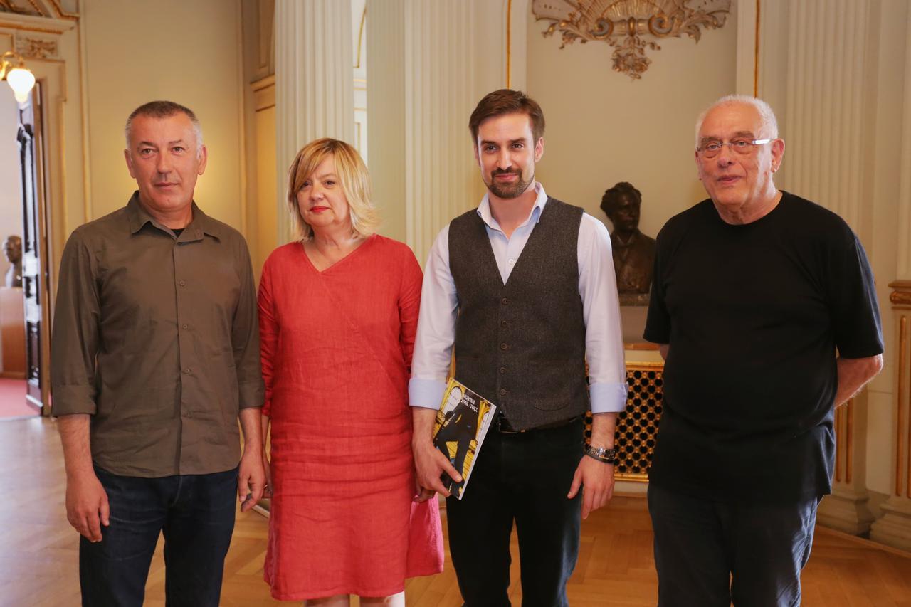 Novu sezonu HNK Zagreb predstavili su: Leonard Jakovina, Dubravka Vrgoč, Ivica Buljan i Nikša Bareza  