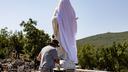 FOTO Počela velika akcija čišćenja u Međugorju: Uklanjaju se tragovi vandalizma s Gospinih kipova