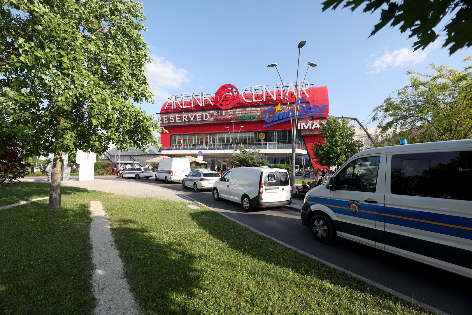 03.06.2025., Zagreb - Zbog dojave o mogucoj eksplozivnoj napravi evakuiran je Arena Centar. Photo: Igor Kralj/PIXSELL