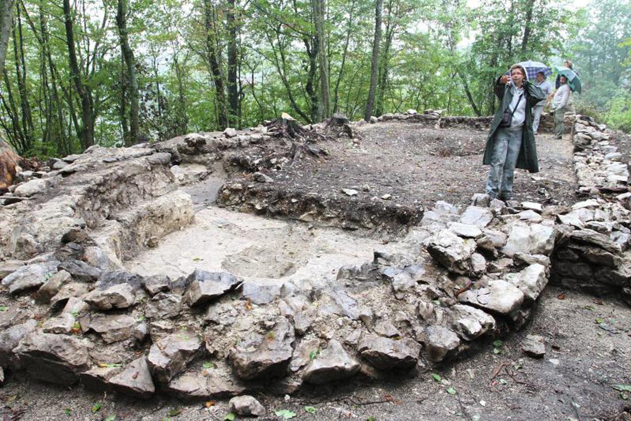 nalazište,crkva,karlovac (1)