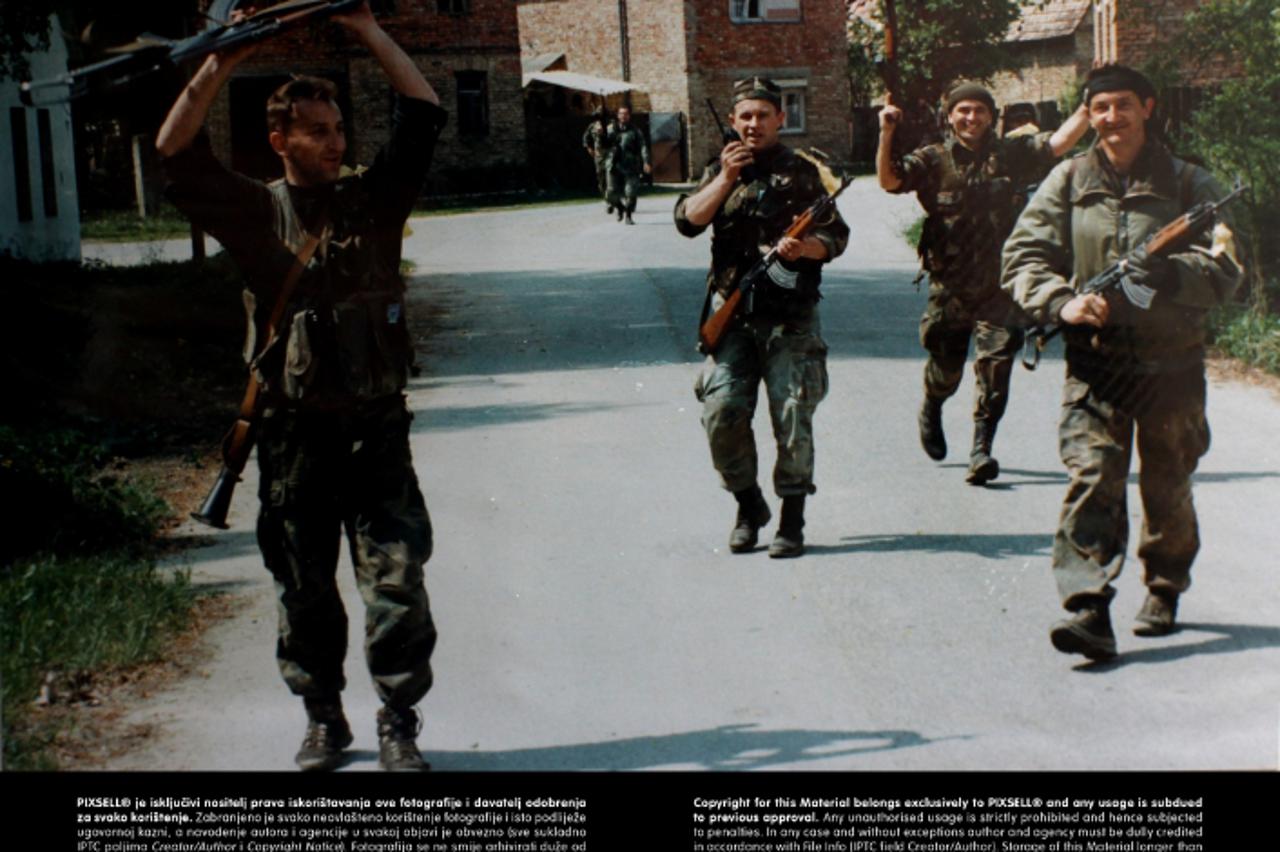 '14.04.2013., Novska - Anka Caja, majka poginulog branitelja u akciji Bljesak Ivice Caje.  PRESNIMKA FOTOGRAFRIJE.  Photo: Boris Scitar/VLM/PIXSELL'