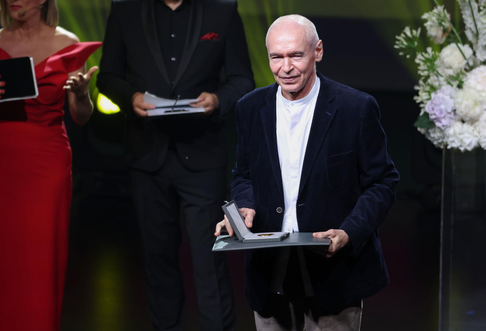 Nagrada Vladimir Nazor za životno djelo u području glazbe uručena je u petak navečer Ivi Pogoreliću