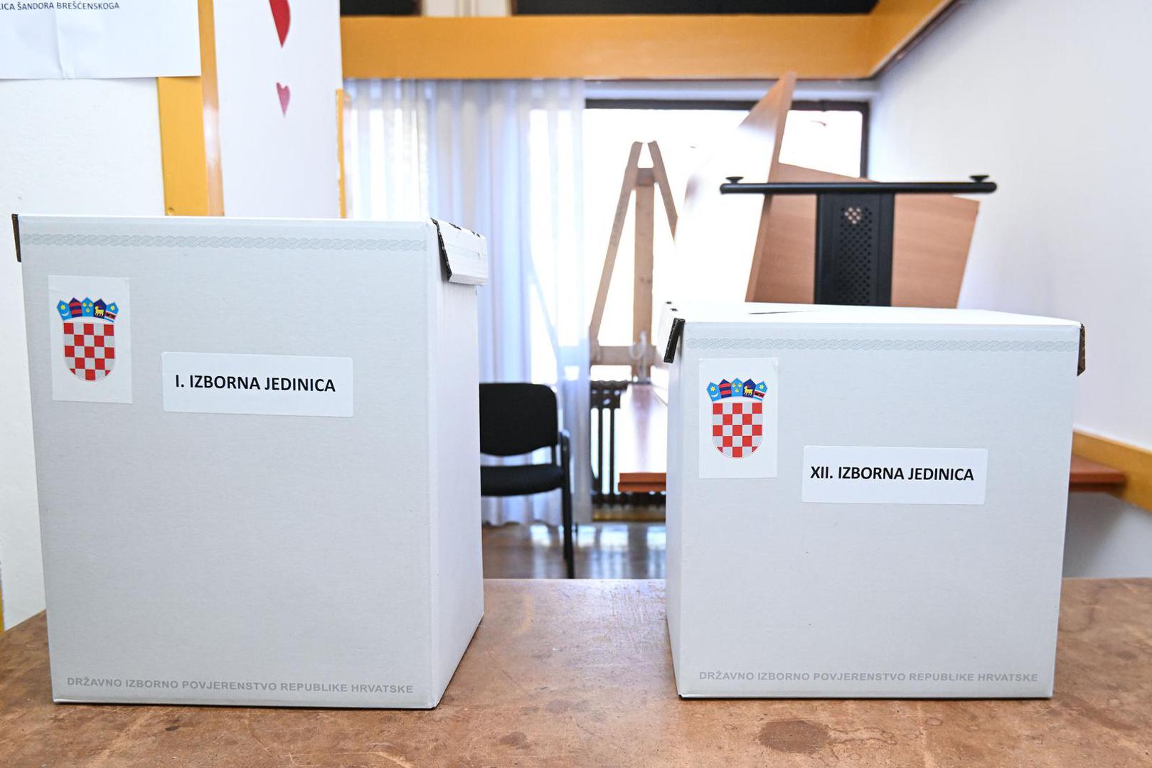 Prvobitno je objavljena netočna informacija vezano uz prefencijske glasove i tko je temeljem istih ušao u Sabor. U Sabor temeljem glasova građana su ušli Biljana Borzan, Damir Krstičević i Dario Zurovec. 