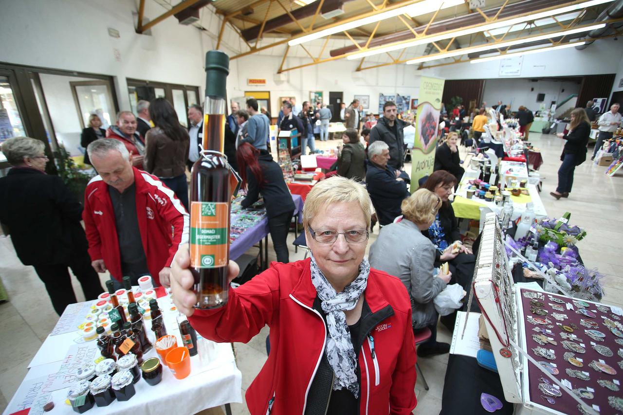 12.04.2015., Zagreb - U predvorju dvorane u Sutinska vrela otvoren je 1. Proljetni sajam Susedgrad 2015 - na kojem izlazu poduzetnici, obrtnici, OPG-ovi. Photo: Sanjin Strukic/PIXSELL