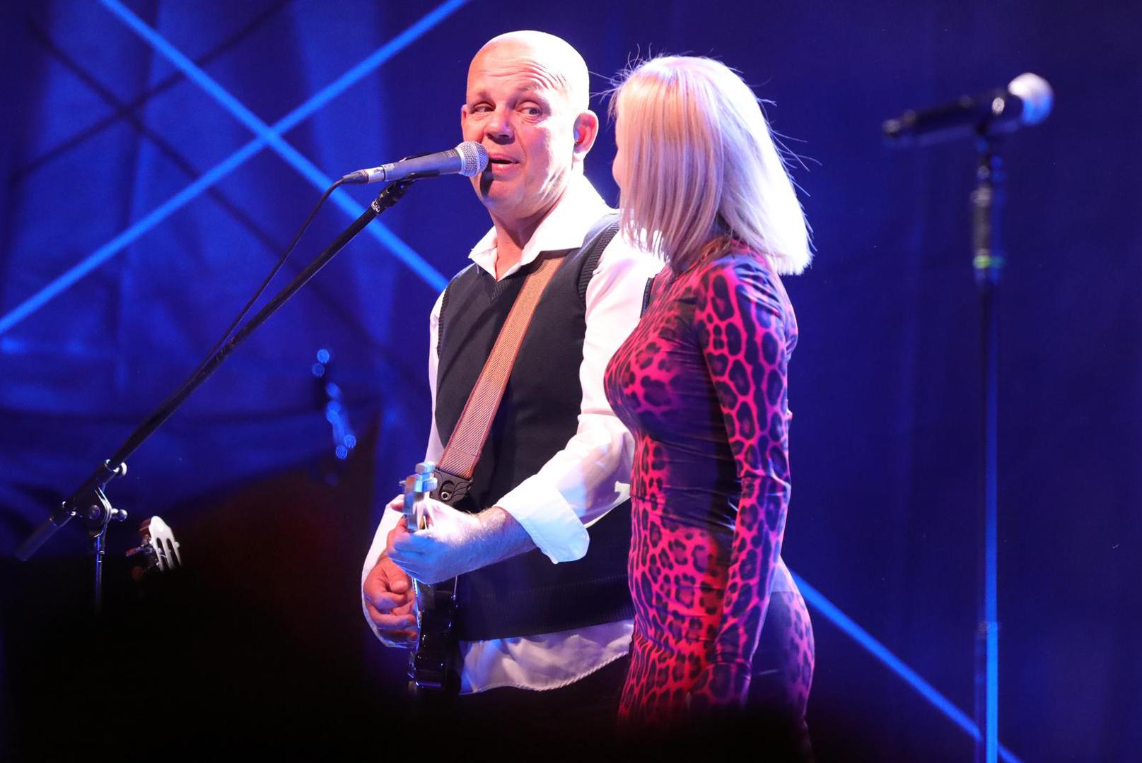 Osim po odličnoj zabavi, mnogi će pamtiti večer i po Jeleninom odličnom modnom izboru.