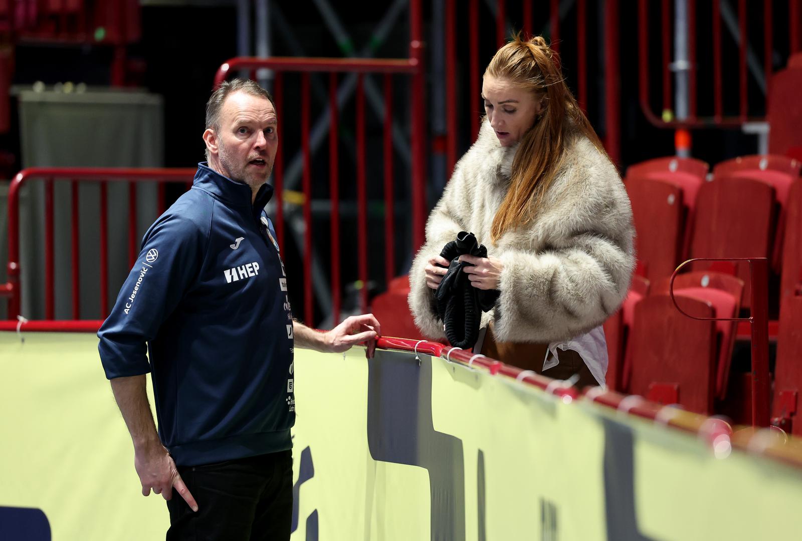 Prema podacima koji se nalaze na LinkedInu, nalazi se na funkciji CEO-a u tvrtki Vinnuvernd, islandskoj kompaniji specijaliziranoj za zaštitu na radu te zdravlje zaposlenika.