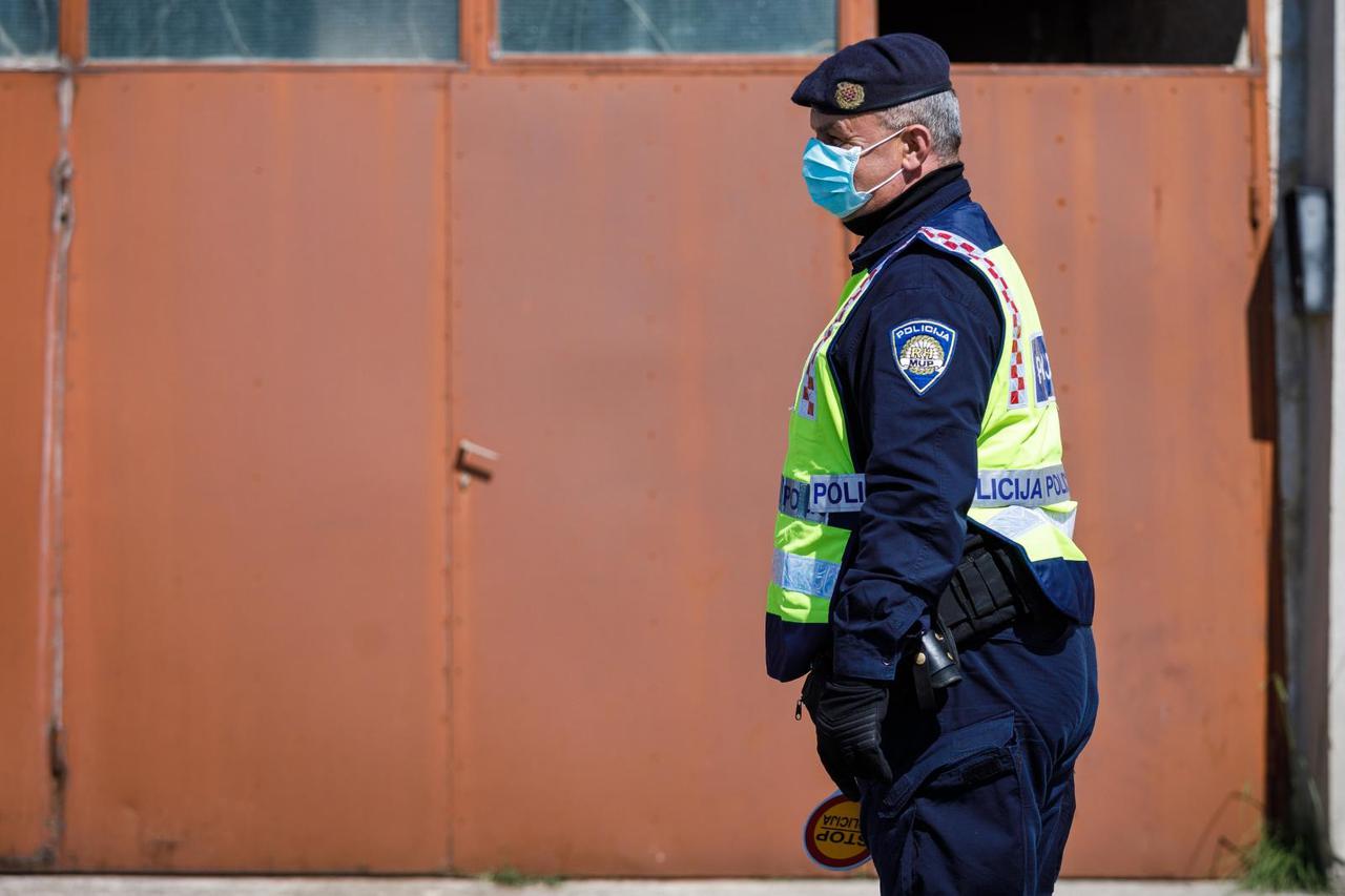 Podstrana: Policija kontrolira propusnice vozača na jednoj od kontrolnih točaka