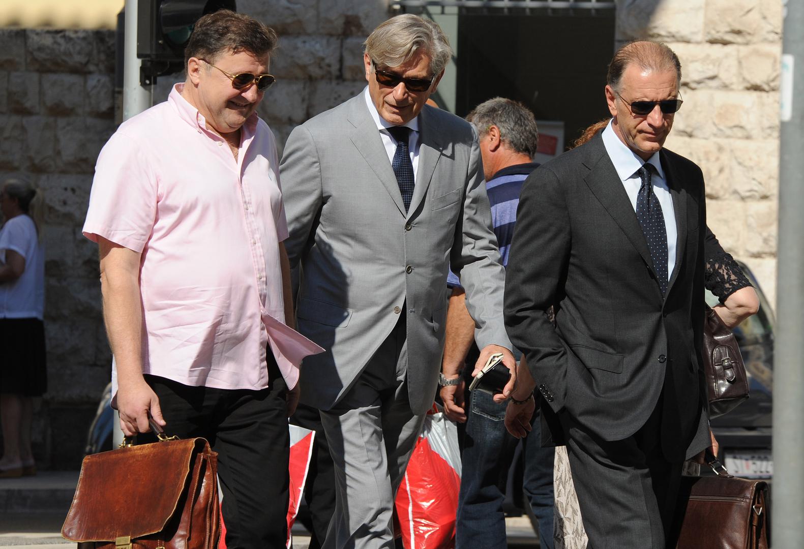 Njegovu biografiju, međutim, obilježio je niz tragedija.