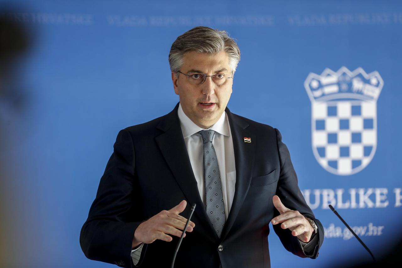 Zagreb: Andrej Plenković obratio se novinarima nakon sastanka užeg kabineta Vlade