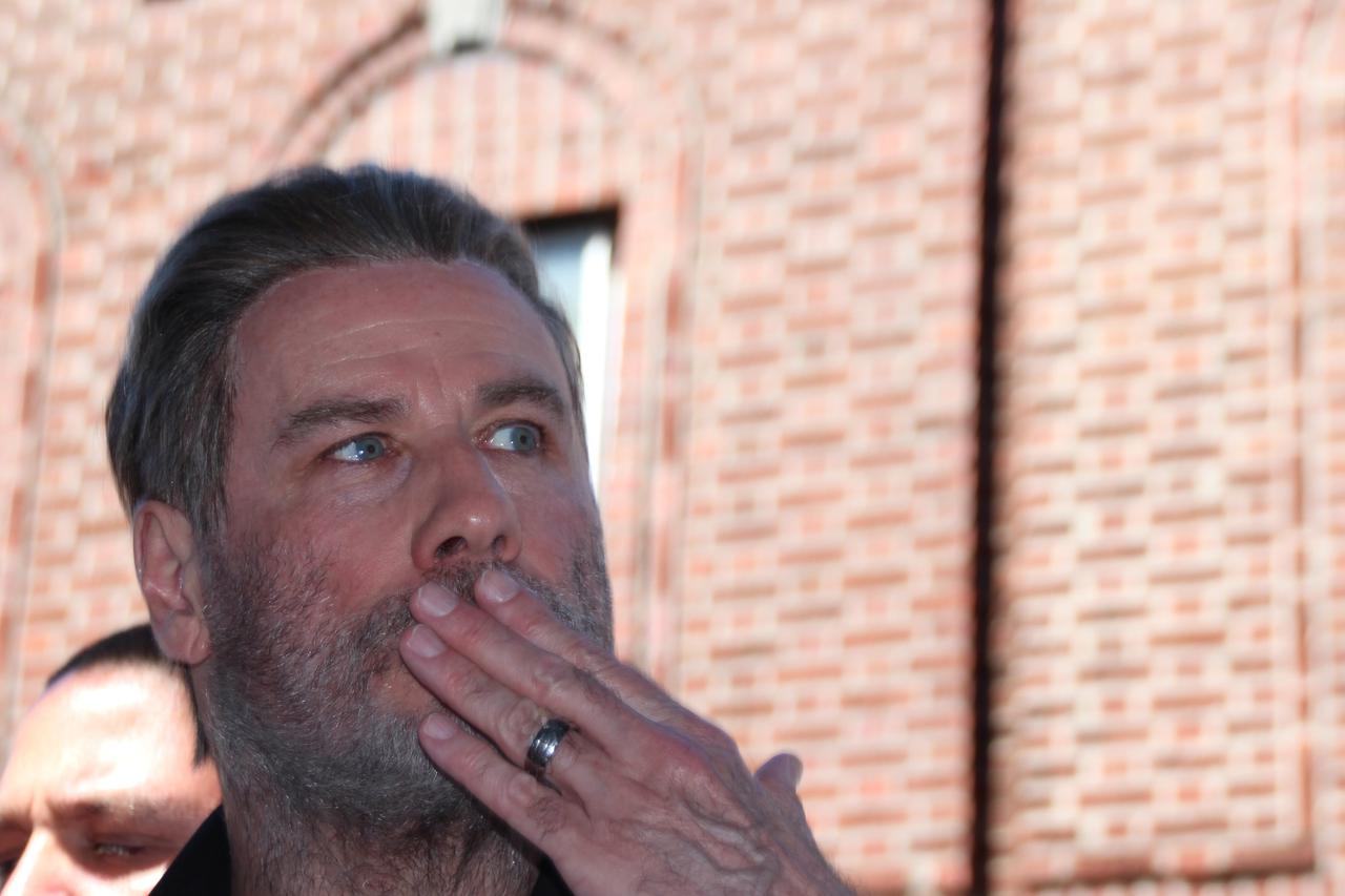 John Travolta ispred restorana Lenny's pizza proslavio 40.godina od Groznice subotnje ve?eri