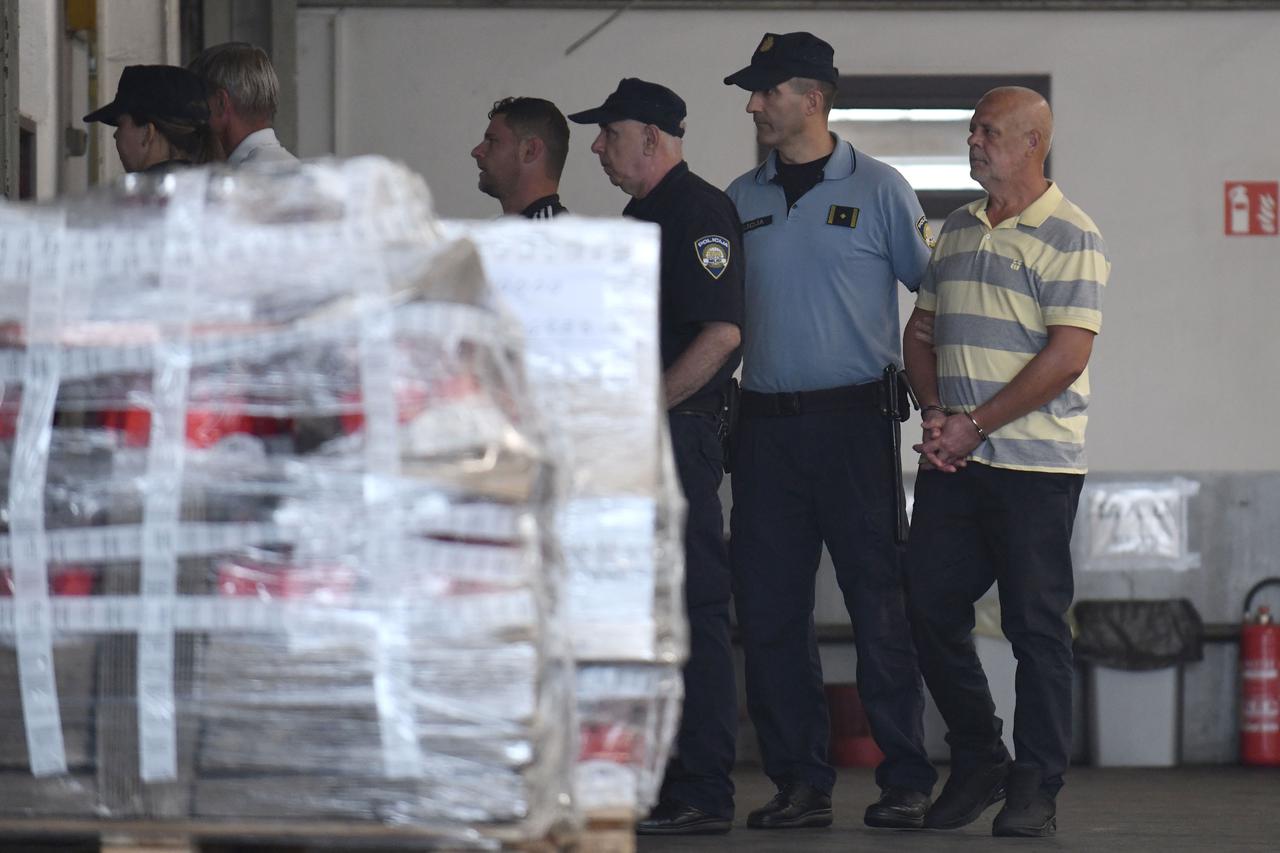 Zagreb: Privođenje  uhićenih u Hrvatskim šumama u akciji USKOK-a