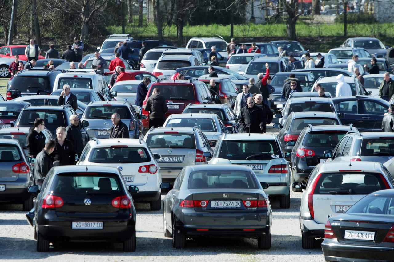 Zagreb: Sajam automobila Jakuševac tradicionalno je mjesto za kupoprodaju limenih ljubimaca