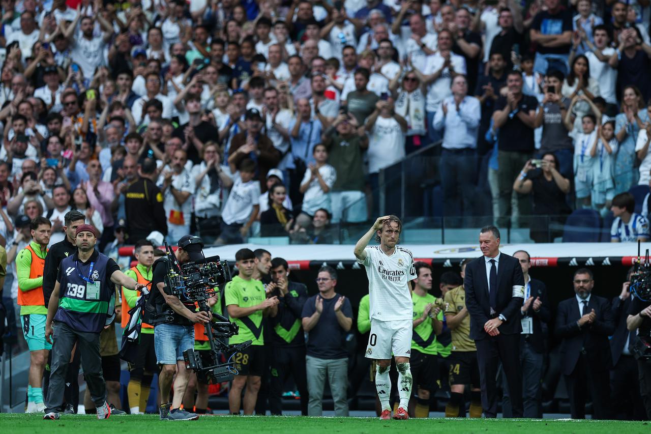 Madrid: Emotivan rastanak Luke Modrića s Real Madridom pred tisućama navijača