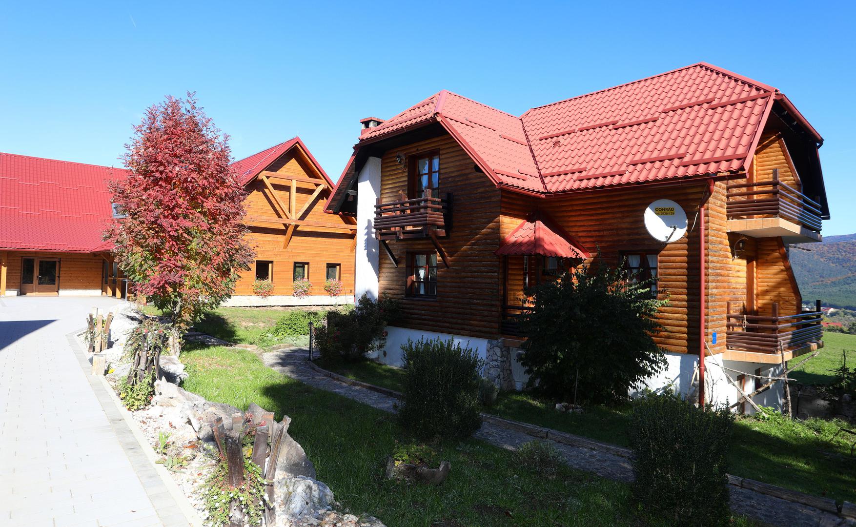 20.10.2021., Korenica - Pansion Mrzlingrad i restoran La Ursula u naselju Vrelo Korenicko novo je turisticko odmoriste u blizini Plitvickih jezera.