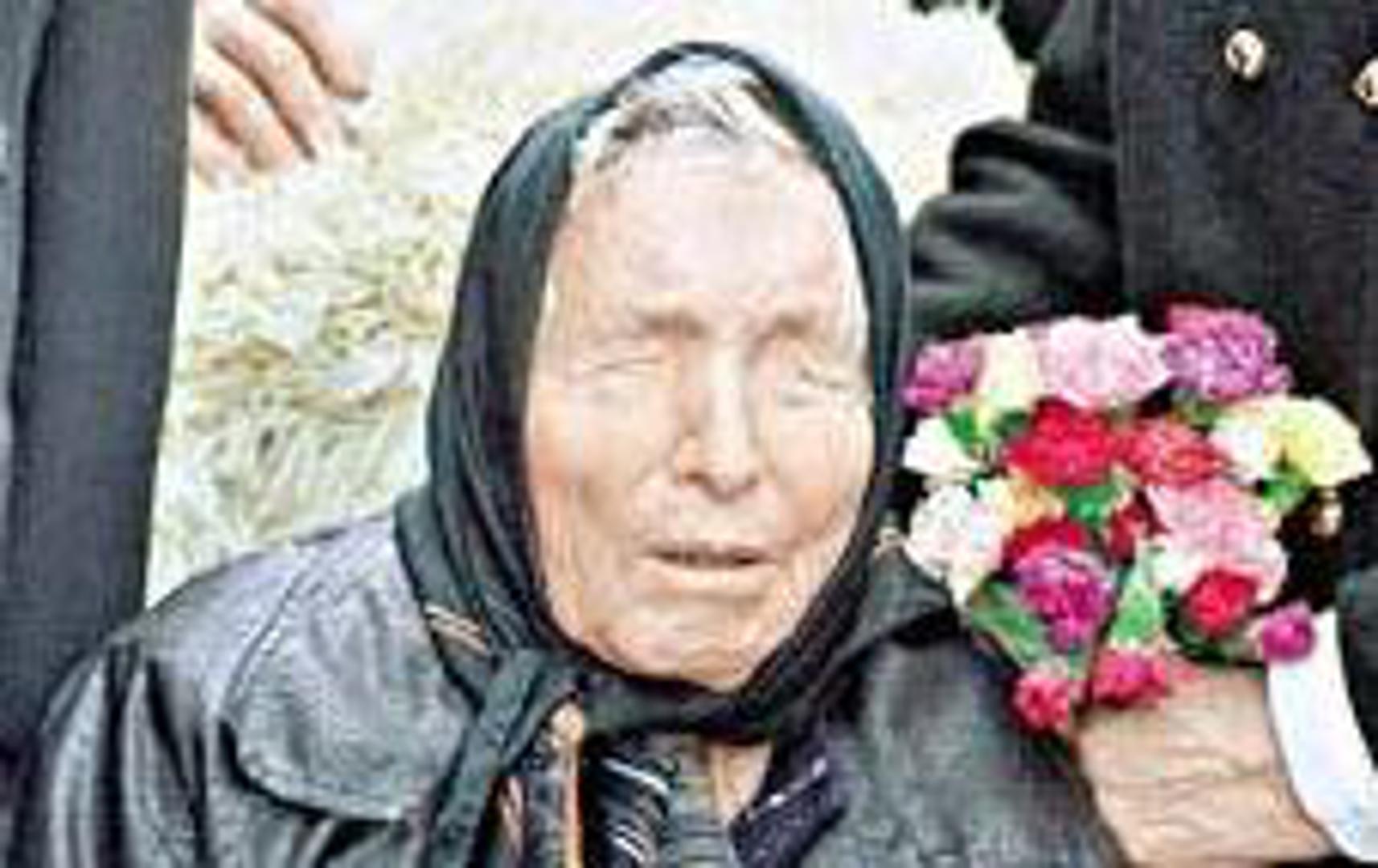 Baba Vanga, rođena kao Vangeliya Pandeva Dimitrova 1911. godine u Bugarskoj, bila je poznata mističarka i prorokinja koja je privukla pozornost širom svijeta zbog svojih navodnih sposobnosti predviđanja budućnosti. Unatoč tome što je izgubila vid u mladosti, njezine proročanske vizije o političkim događajima, prirodnim katastrofama i društvenim promjenama postale su predmet brojnih rasprava i interpretacija, a njezino ime i danas izaziva divljenje i znatiželju. Ovo je 10 predviđanja Babe Vange za 2026. godinu, piše WION.