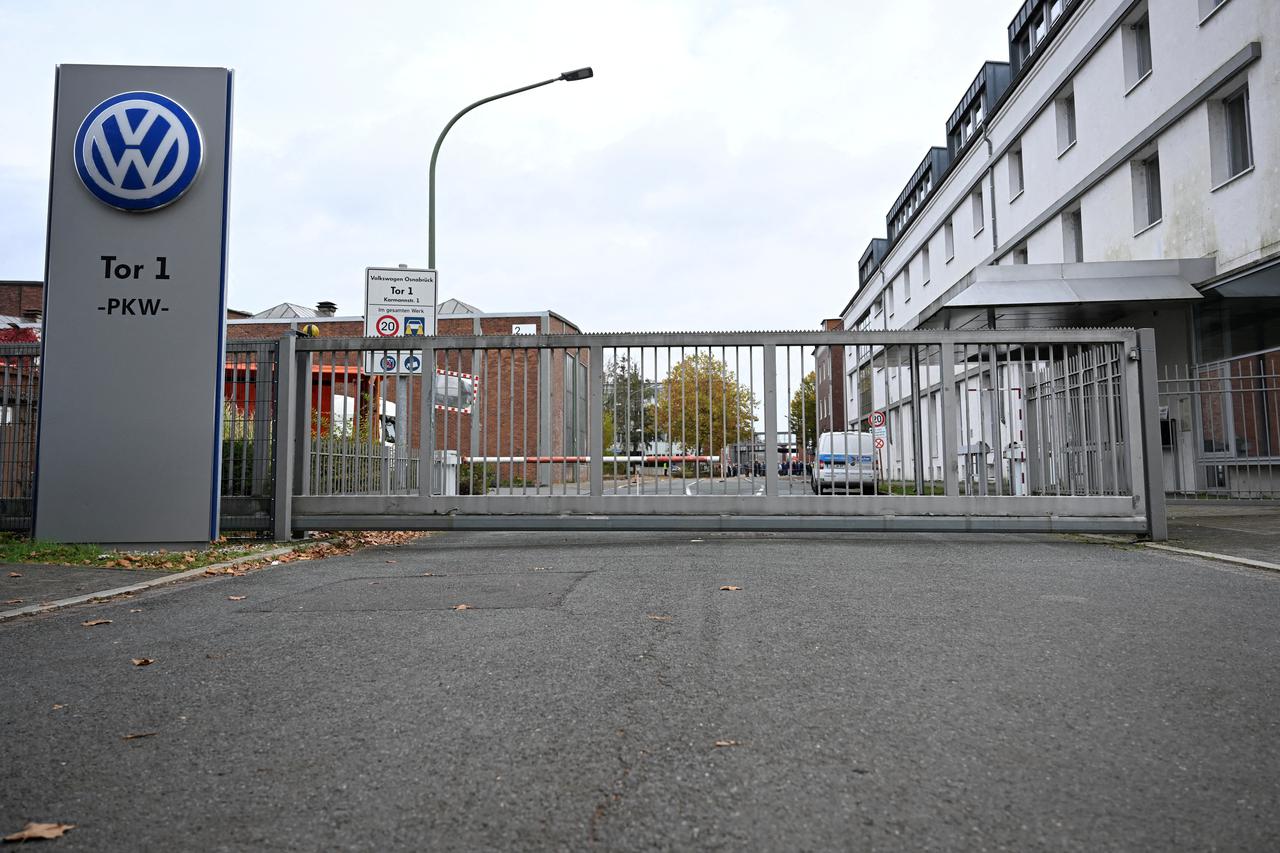 FILE PHOTO: Volkswagen plant in Osnabrueck