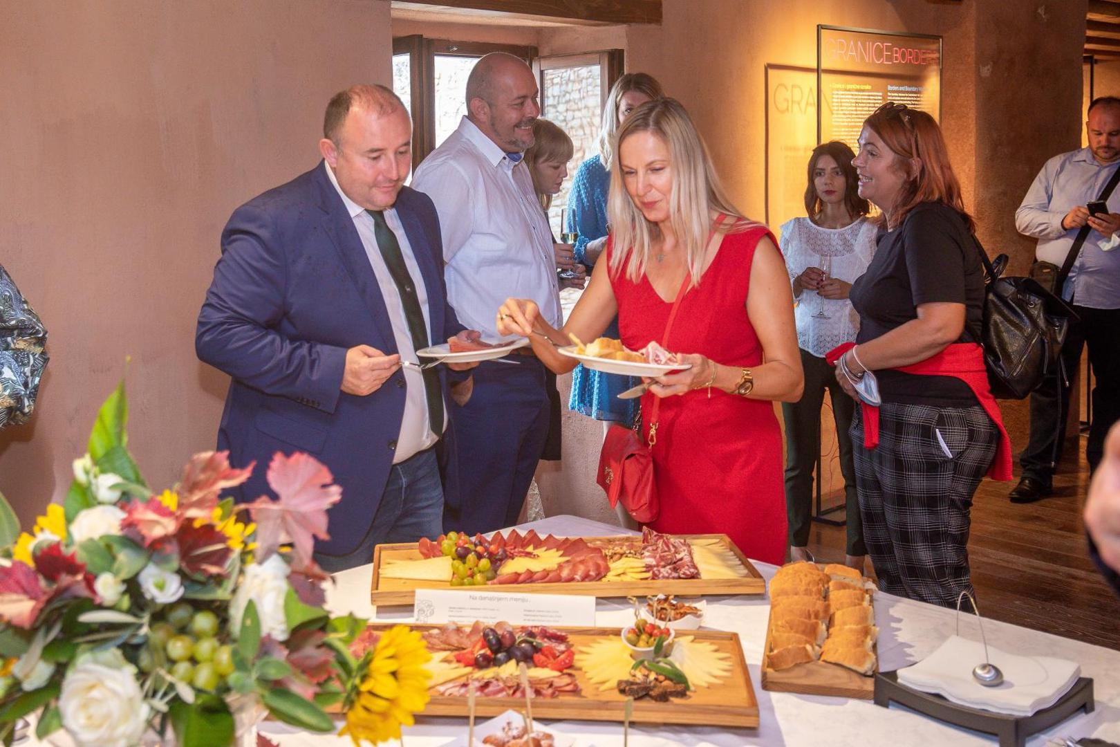 17.09.2021., Svetvincenat - U kasteli Morosini Grimani odrzano je svecano proglasenje i dodjela nagrade pobjedniku Vecernjakove turisticke patrole. Photo: Srecko Niketic/PIXSELL