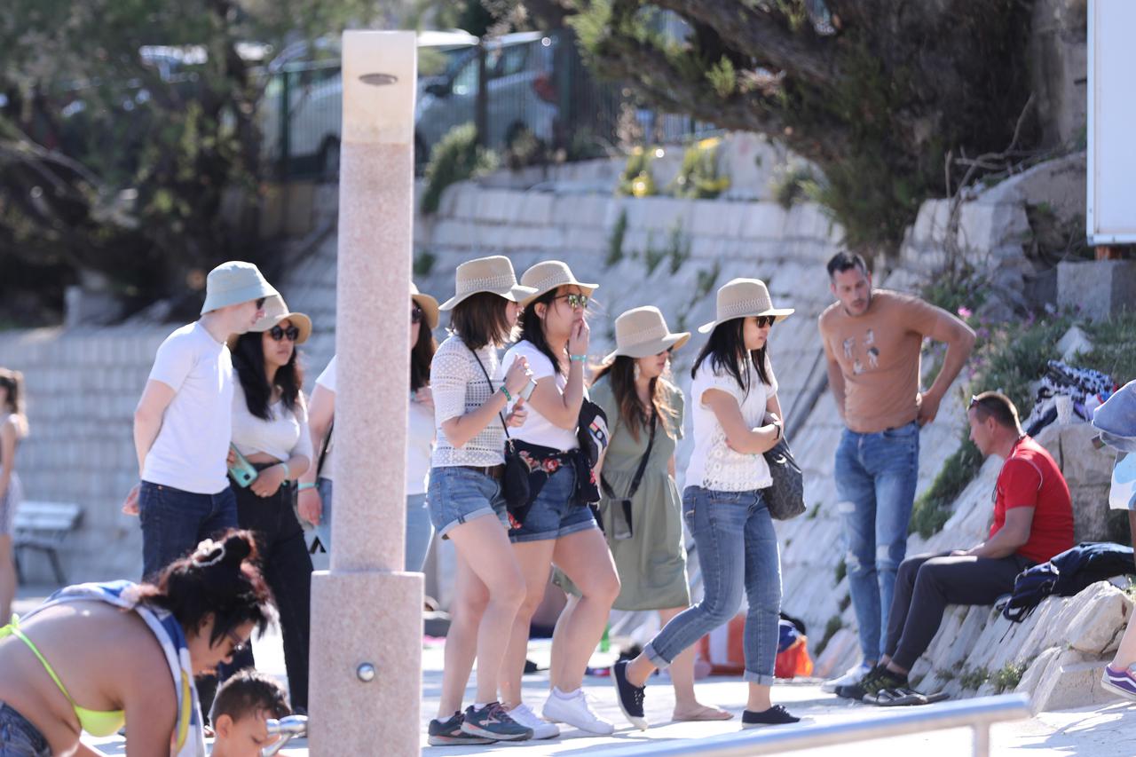 Split: Ljetni ugođaj na Bačvicama 