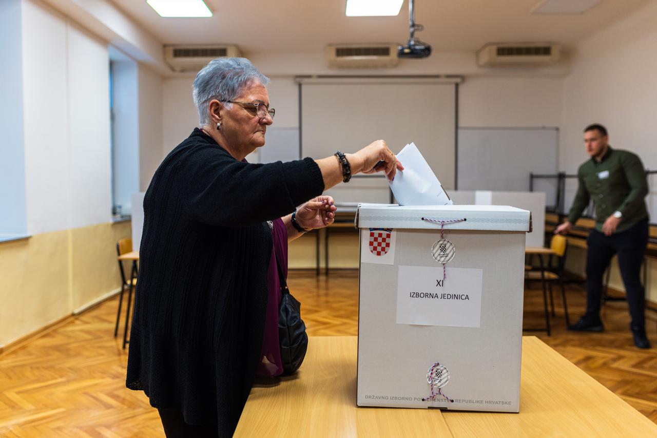 Otvorena biracka mjesta za izbore u Hrvatskoj