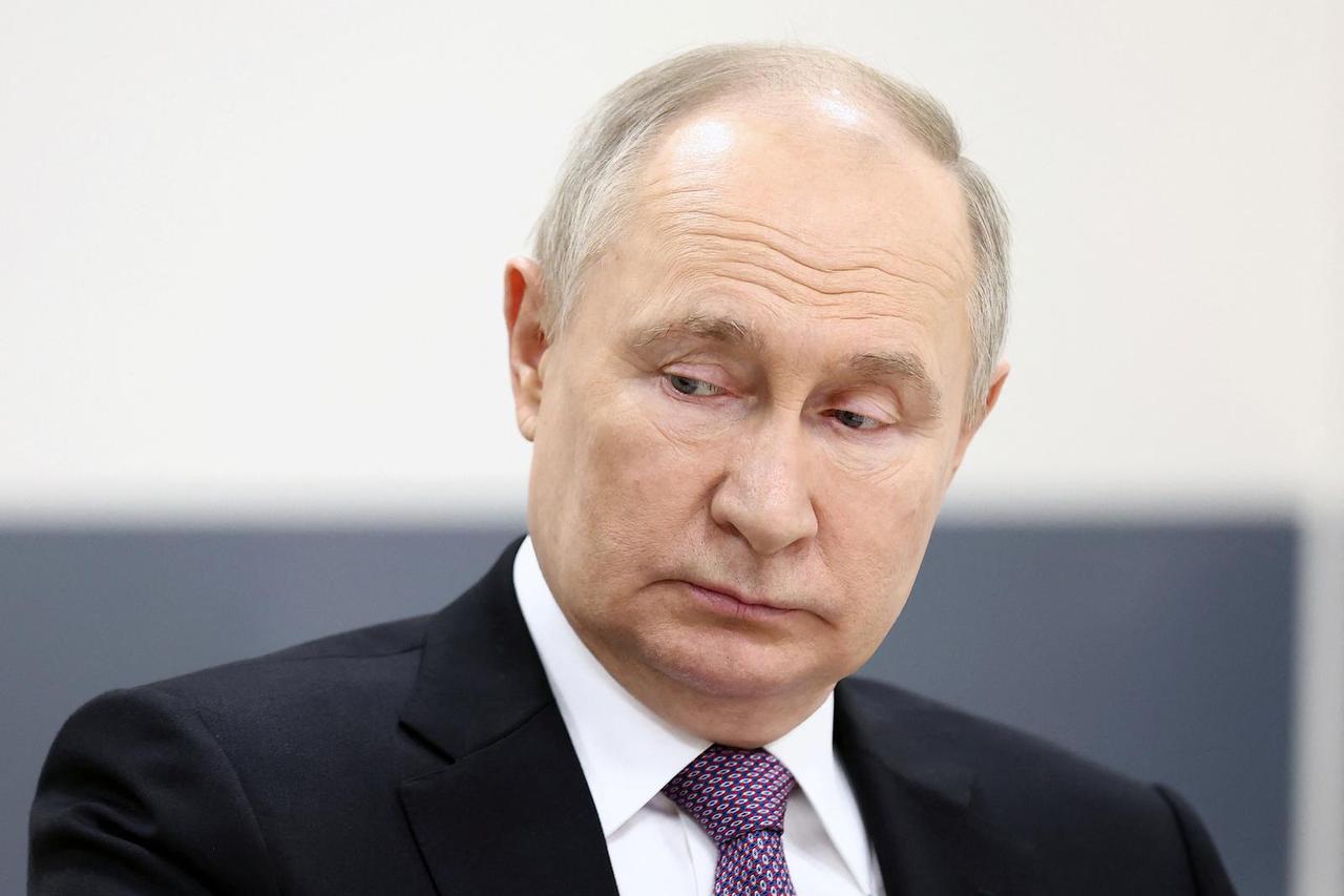Russian President Putin visits an oncology centre in Tula