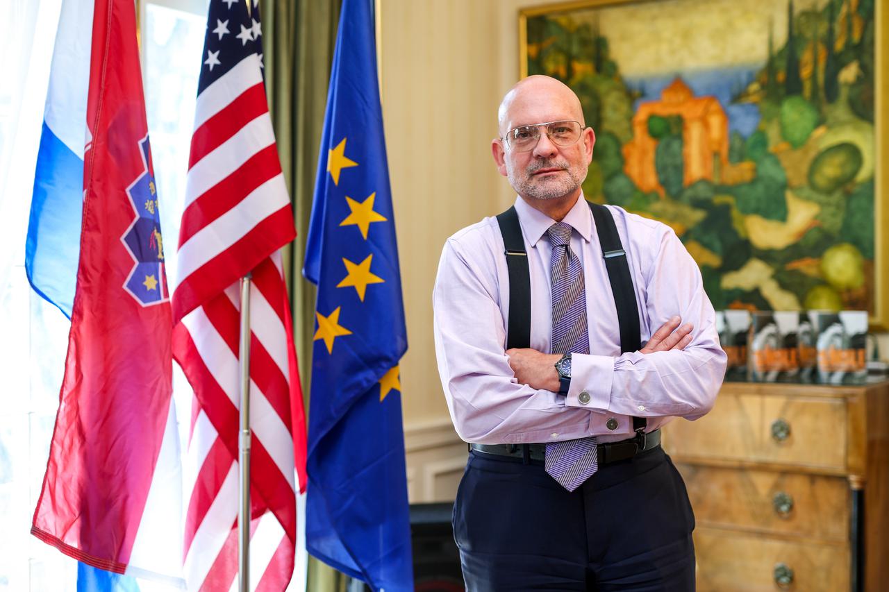 storyeditor/2026-10-16/PXL_160626_153727532.jpg