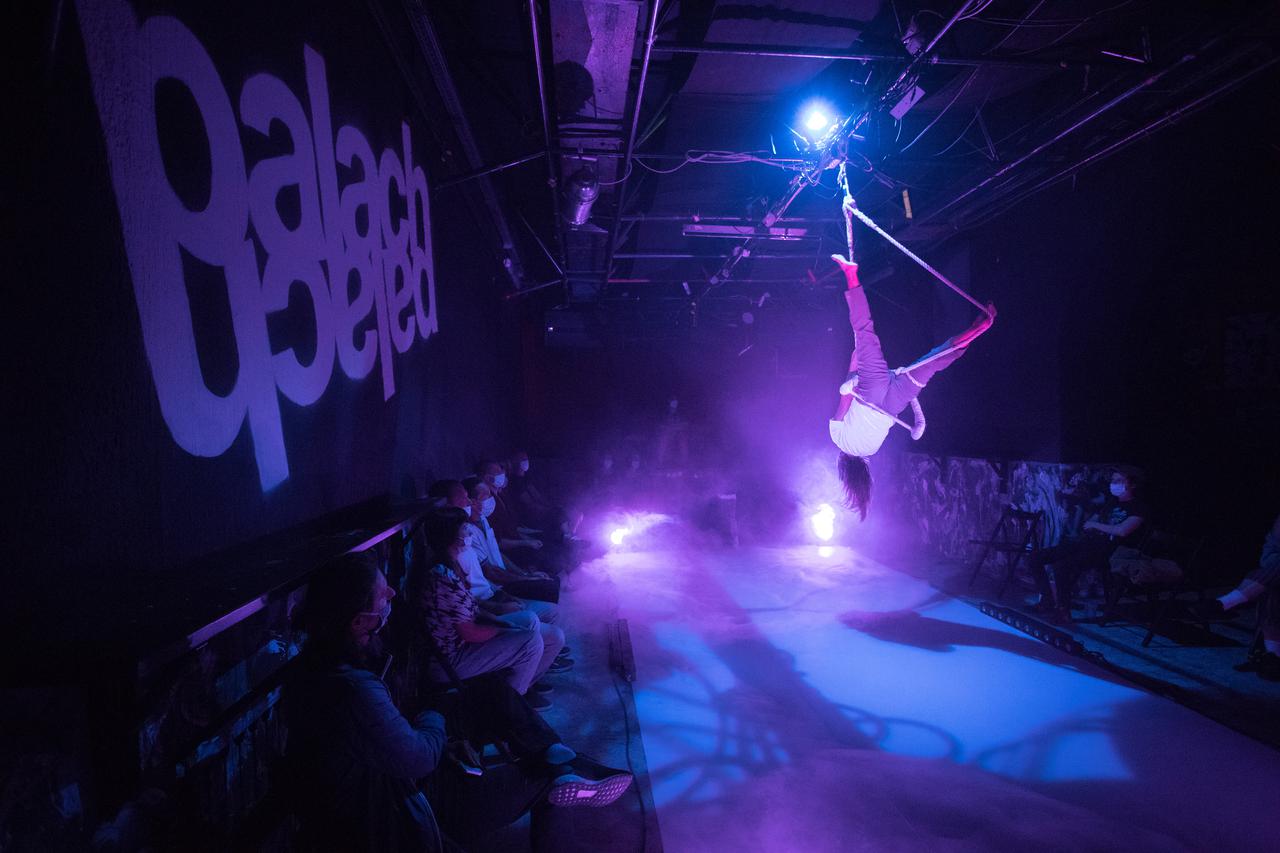 Rijeka: Cirkusna predstava „Iskrenje: Duodrama za čovjeka i trapez“ izvedena na 6. Periskopu