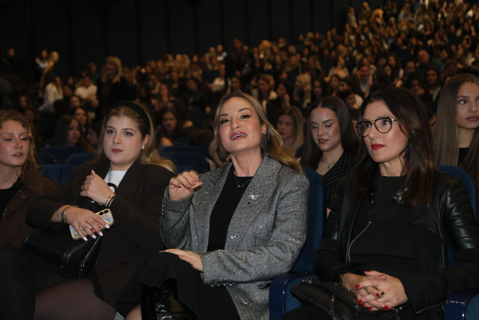 "Ako ste mislili da je to kraj... Nema kraja!", poručio je glazbenik, a te vijesti podijelila je i Aleksandra Prijović na Instagramu.