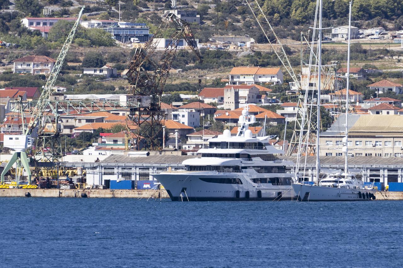 Jahta Royal Romance uhićenog ruskog oligarha Viktora Medvedchuka u Trogiru
