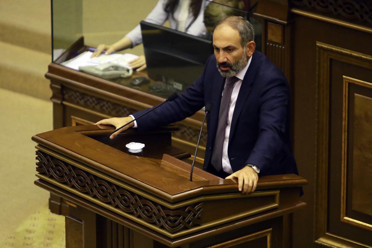 Armenski oporbeni ?elnik Nikol Pašinjan izabran za premijera u armenskom parlamentu