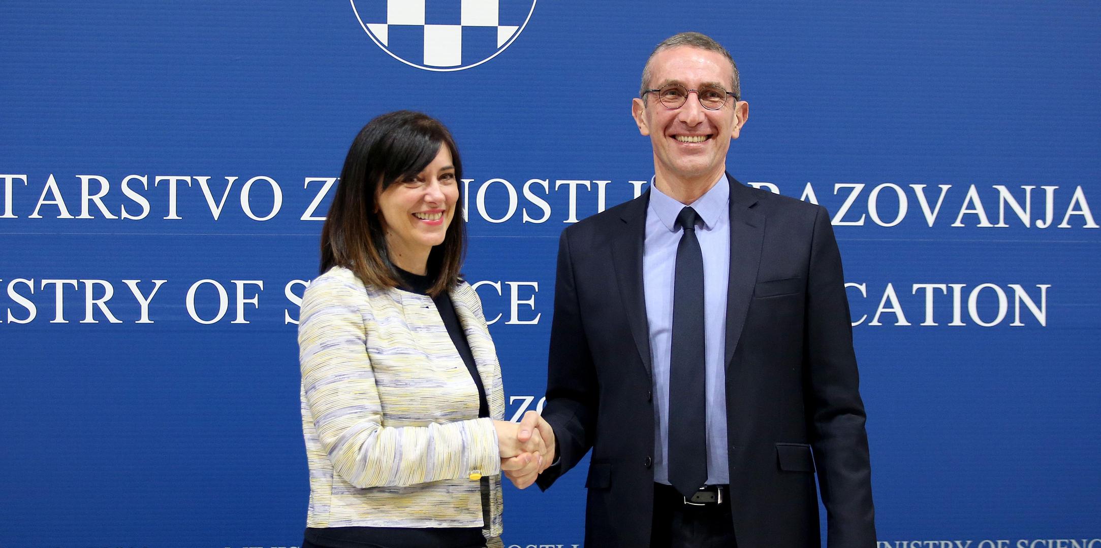 Ministrica znanosti i obrazovanja Blaženka Divjak i voditelj Ureda za međunarodnu suradnju ESA Frédéric Nordlund