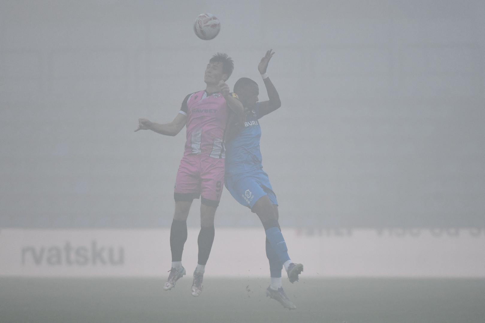 Teško se išta vidjelo na terenu.

