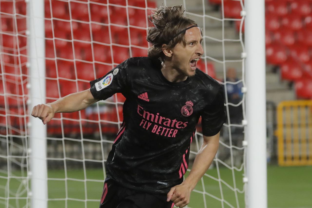 La Liga Santander - Granada v Real Madrid