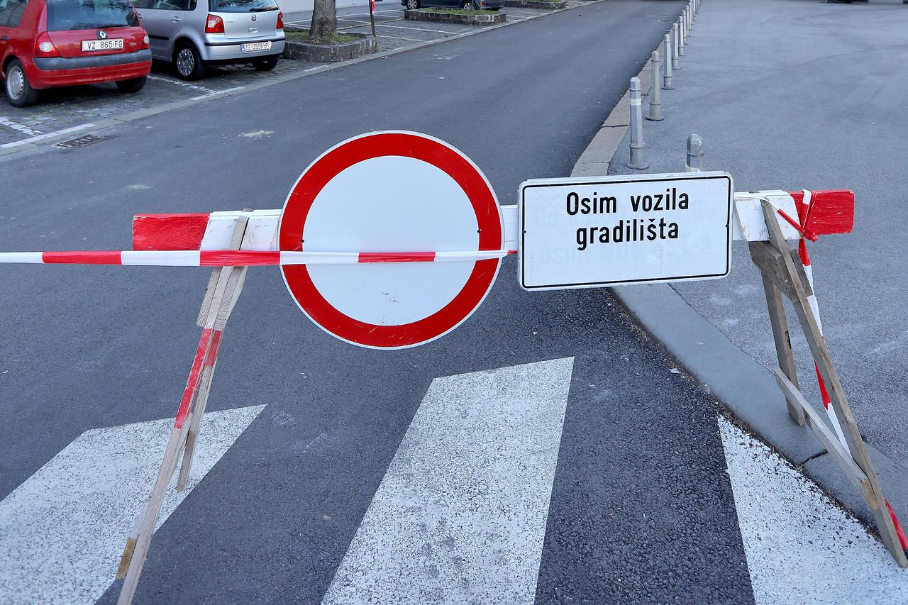 Zagreb: U Perkovčevoj posebna regulacija prometa zbog radova na uklanjanju dimnjaka