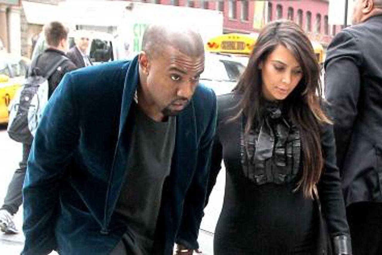 Kim Kardashian with her boyfirend Kanye West 