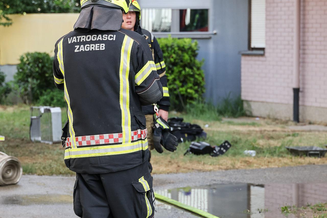 Zagreb: Pozar stana u naselju Borovje u Zagrebu