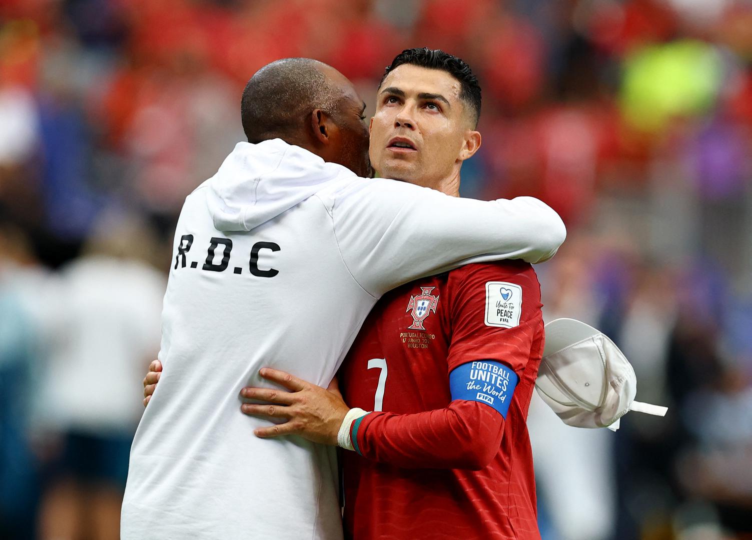 "Ronaldo se nikada neće promijeniti", pišu navijači na društvenim mrežama, kojima se očito nije svidio potez jednog od najvećih igrača svih vremena.