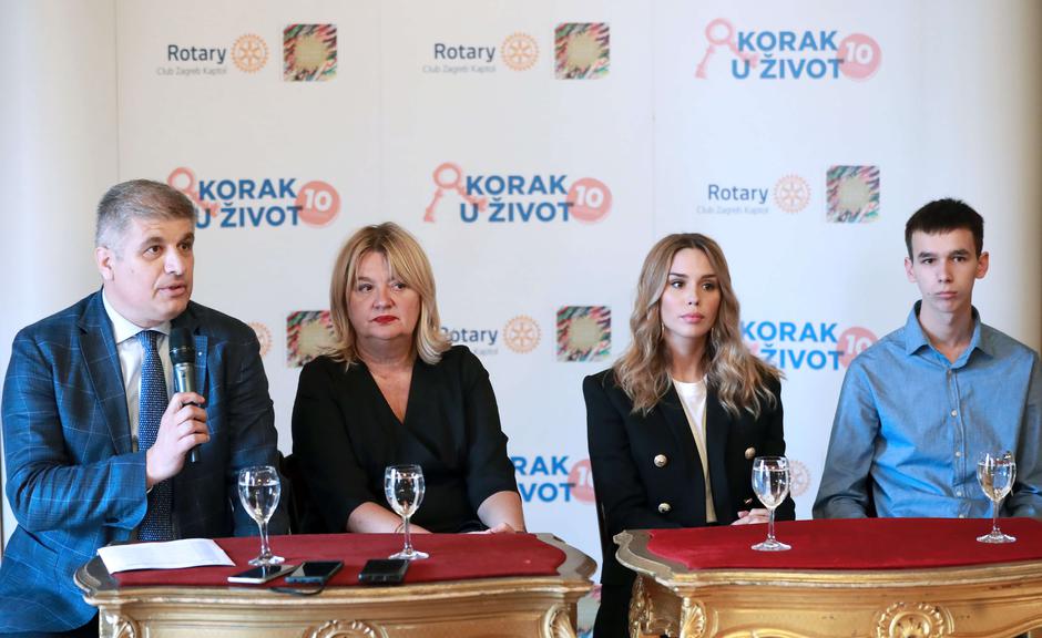 Korak u život