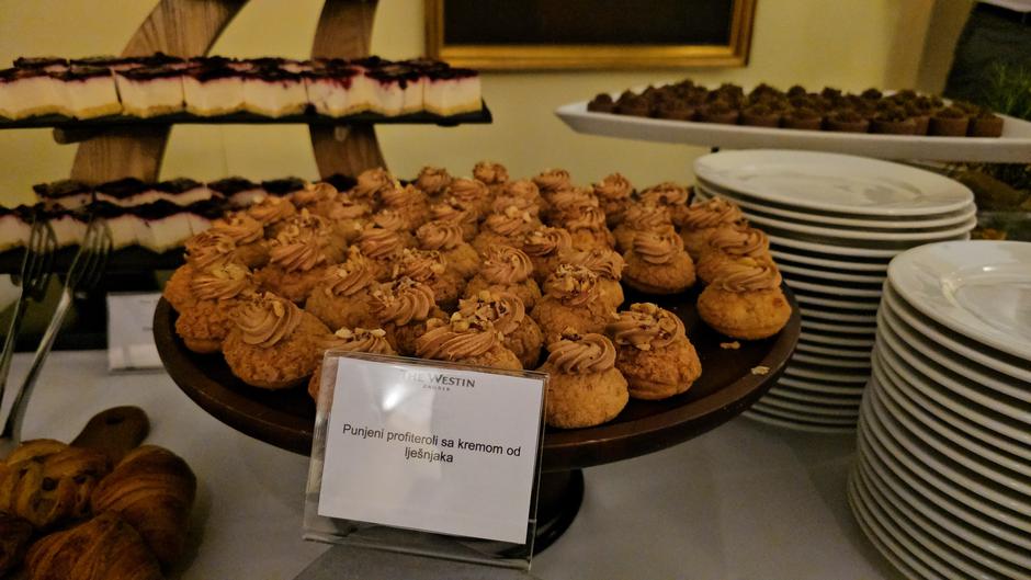 Hrana u stožeru HDZ-a