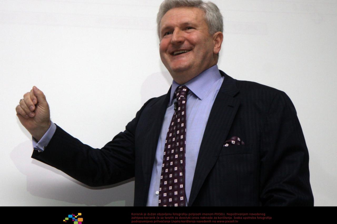 \'25.11.2010., Ekonomski fakultet, Zagreb - U sklopu Dana otvorenih vrata Ekonomskog fakulteta Ivica Todoric, vlasnik Agrokora, odrzao je predavanje na temu Pozicije i izazovi hrvatskog poduzetnistva.