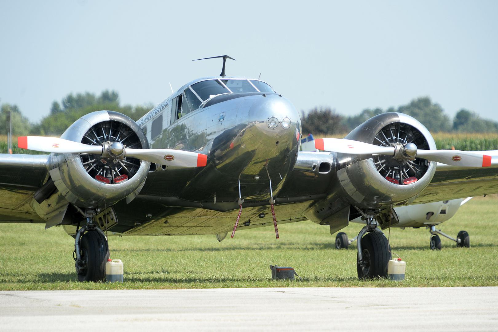 Može se vidjeti nadzvučne borbene zrakoplove F/A - 18B Hornet Španjolskog ratnog zrakoplovstva, Eurofighter Typhoon Kraljevskih zračnih snaga Velike Britanije, SAAB JAS-39 Gripen Ratnog zrakoplovstva Republike Mađarske te MIG-ovi 21 Hrvatskog ratnog zrakoplovstva.