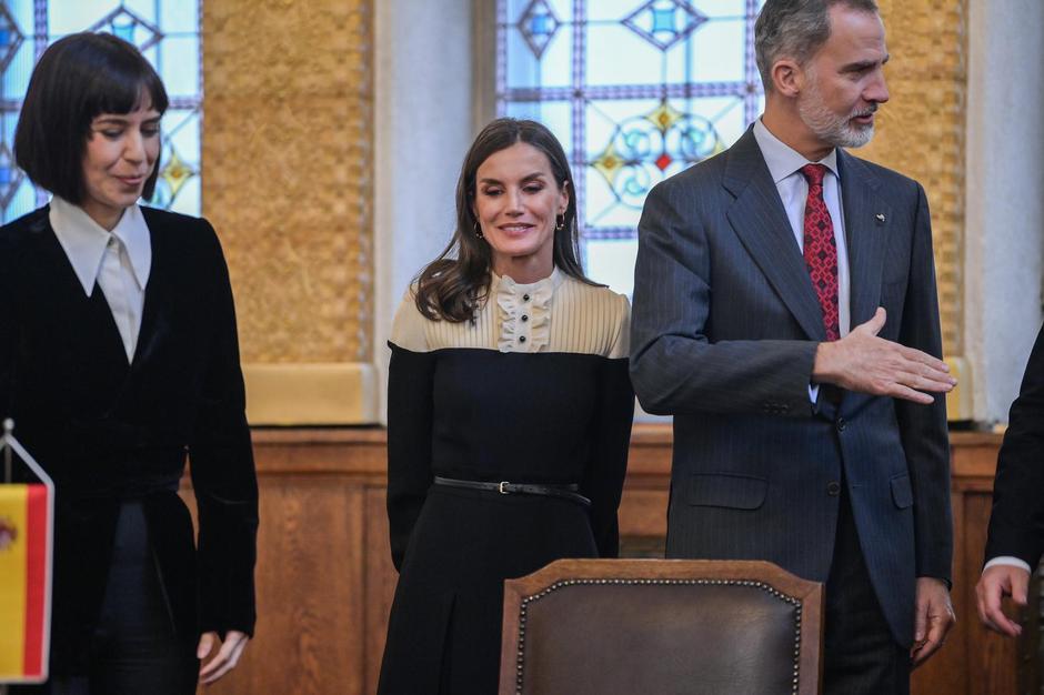 Zagreb: Dobro raspoložen kraljevski par srdačno se rukovao s bračnim parom Milanović